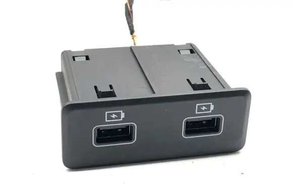 Renault Express USB socket connector 280233791R