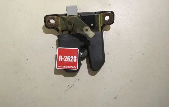 Audi A4 S4 B5 8D Tailgate/trunk/boot lock/catch/latch 8D5827505D