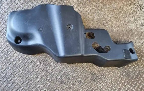 Cadillac Escalade Dashboard lower bottom trim panel 15244515