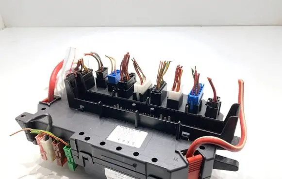 Mercedes-Benz S W221 Fuse box set A2215404650