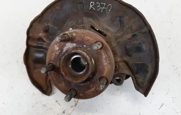 Toyota Corolla Verso AR10 Front wheel hub spindle knuckle