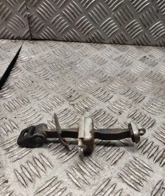 Skoda Octavia Mk2 (1Z) Front door check strap stopper
