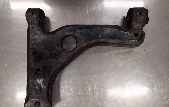 Opel Zafira B Front lower control arm/wishbone 90496036