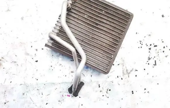 A/C cooling radiator (condenser)