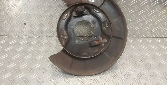 Toyota Prius+ (ZVW40) Rear brake disc plate dust cover 