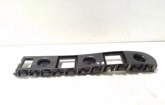 Rear bumper mounting bracket