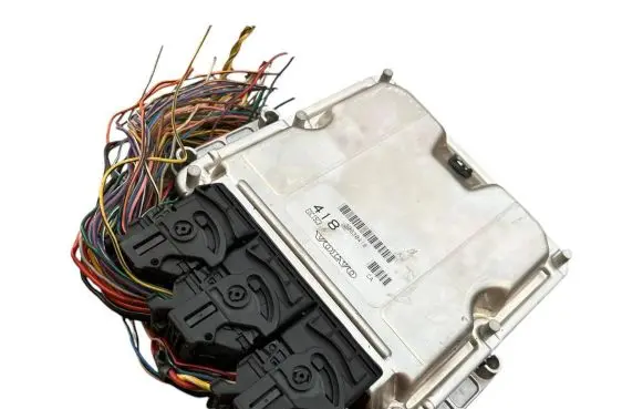 Volvo S40, V40 Engine control unit/module 30630418 EDC15C3 0281011087