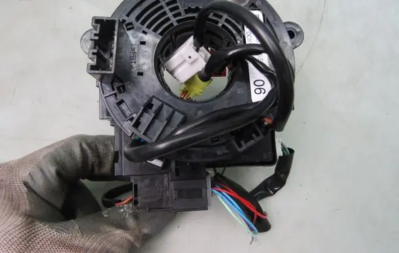 Nissan Leaf II (ZE1) Airbag squib ring wiring 255545SH0A