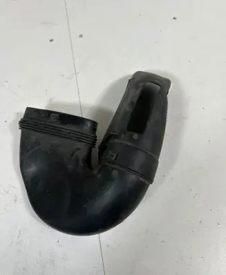 Audi Q3 8U Air intake duct part 8U0129618