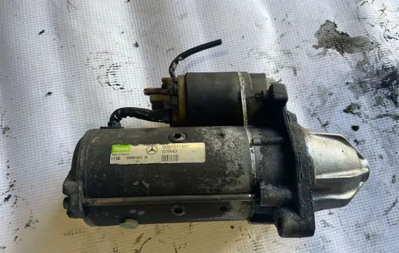 Mercedes-Benz Sprinter W906 Starter motor A0051511301