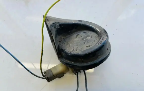 Peugeot 407 Horn signal e9703881157
