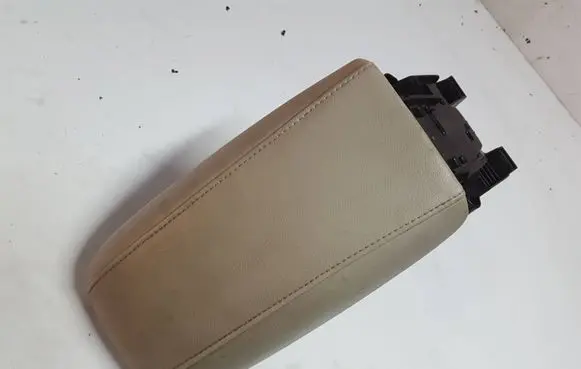 Volvo V40 Armrest