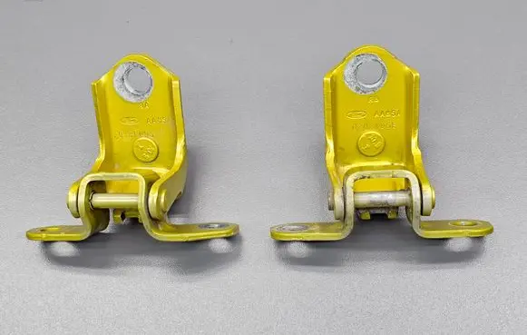 Rear door hinge set
