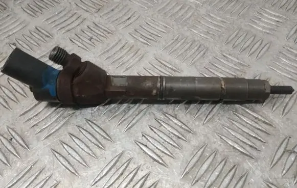 Mercedes-Benz C W203 Fuel injector 0445110015 A6680700687