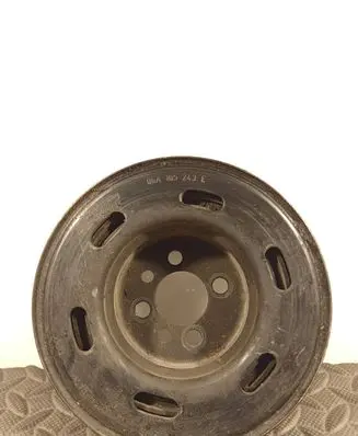 Volkswagen Golf IV Crankshaft pulley 06A105243E