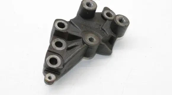 Honda CR-V Engine mounting bracket