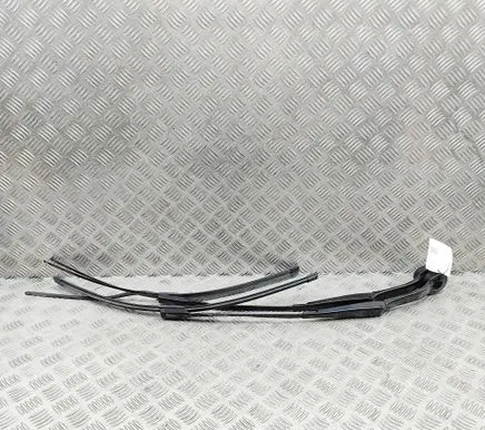 Aston Martin DBX Windshield/front glass wiper blade MY8317526AA MY8317527AA