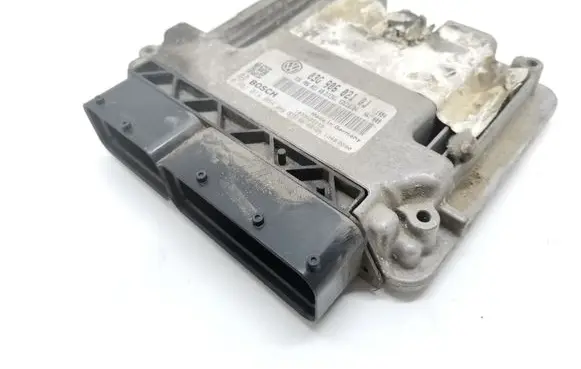 Volkswagen Golf V Engine control unit/module 03G906021QJ 0281014064
