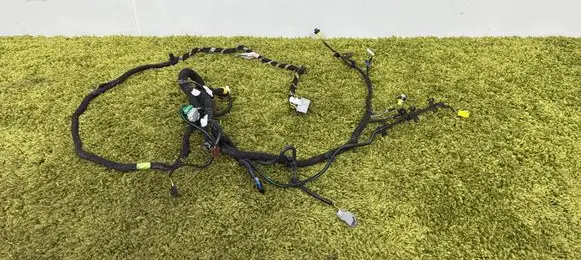 Tesla Model Y Seat wiring loom p1489060-16-f