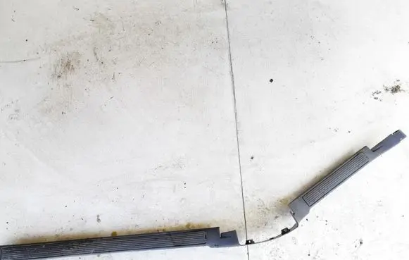 Mercedes-Benz ML W163 Front sill trim cover a1636860836