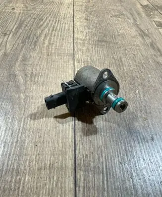 Mercedes-Benz C W204 Hydraulic servotronic pressure valve 613664