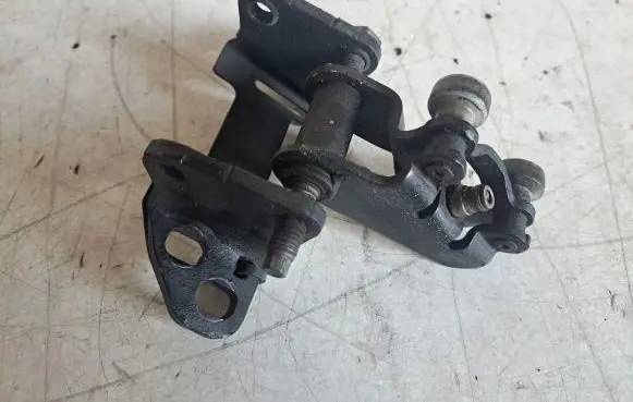 Mercedes-Benz Sprinter W906 Sliding door middle roller runner A9067600347