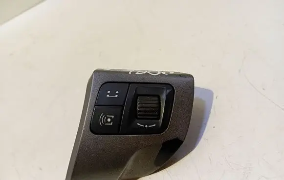 Opel Astra H Steering wheel buttons/switches 440758813