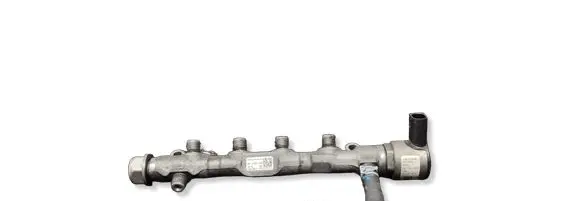 Volkswagen Golf VII Fuel main line pipe 04L130089F 04L130764B