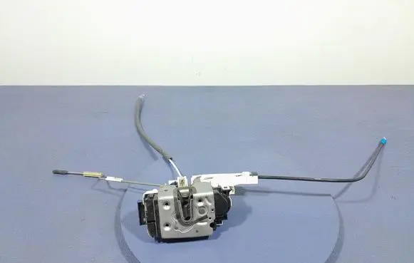 Mercedes-Benz Sprinter W906 Front door lock A9067201535