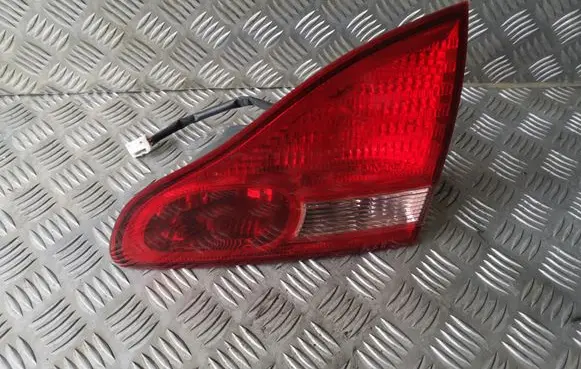 Toyota Avensis Verso Tailgate rear/tail lights