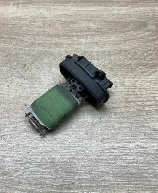Mercedes-Benz Vito Viano W638 Heater blower motor/fan resistor X19133282S