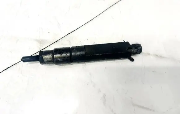 Skoda Octavia Mk1 (1U) Fuel injector 038130202b