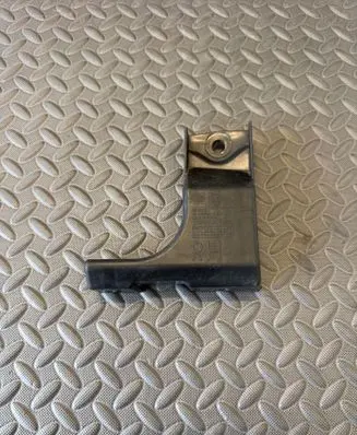 Opel Mokka X Rear bumper mounting bracket 95245218