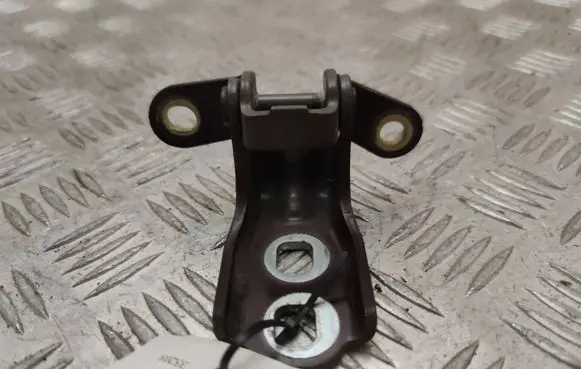 Buick Encore I Front door upper hinge P17109