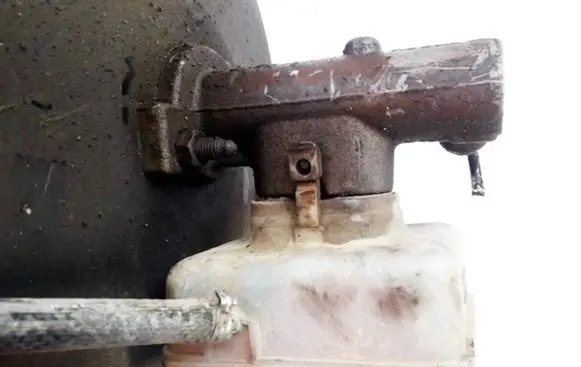 Volkswagen Golf IV Master brake cylinder l481402