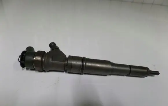 BMW 1 E81 E87 Fuel injector 204D4
