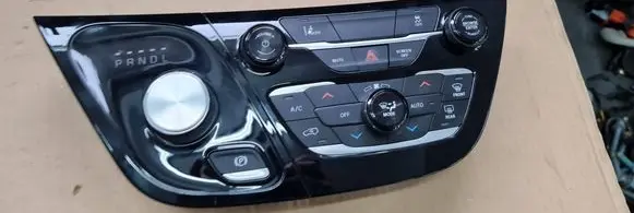 Chrysler Pacifica Central console control unit P68608632AA T116210439