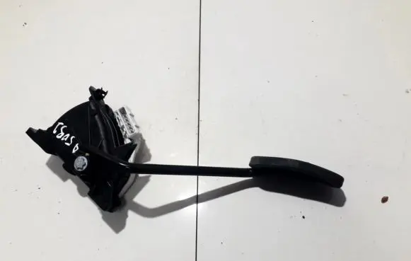 Volvo XC90 Accelerator throttle pedal 30683521