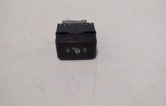 Hyundai Santa Fe Seat heating switch 202008451