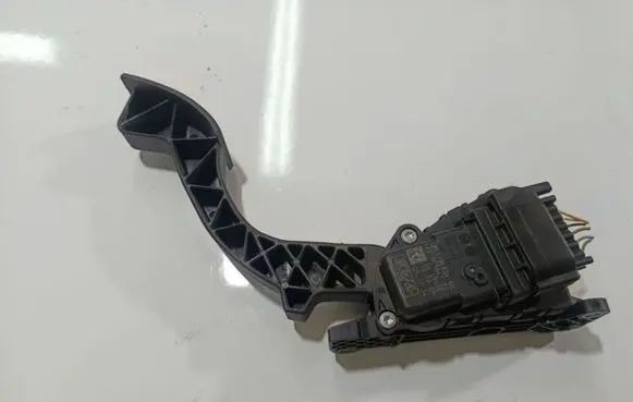 Ford Focus Accelerator throttle pedal 4M519F836AH