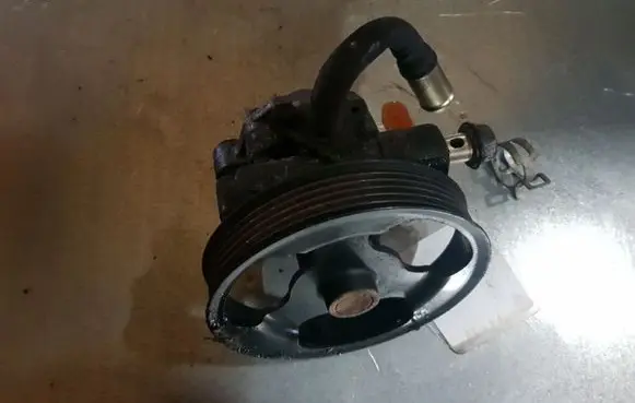 Mazda 3 I Power steering pump