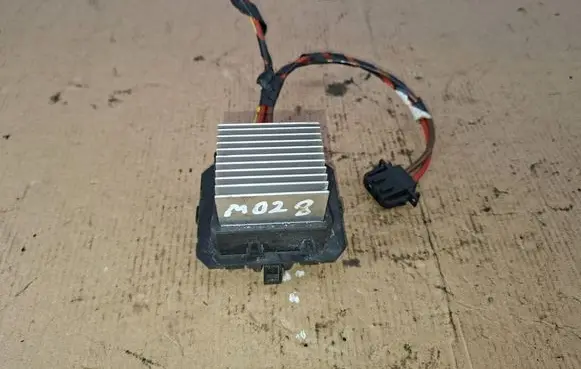 Peugeot 2008 I Heater blower motor/fan resistor T1000034ZC VCL29PWM11N 234Z3914R