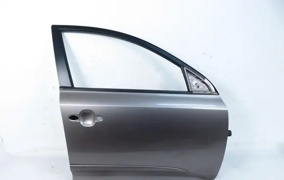 KIA Ceed Front door 