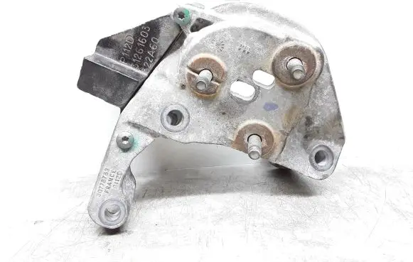 Volvo V50 Engine mounting bracket 30778783 31261603