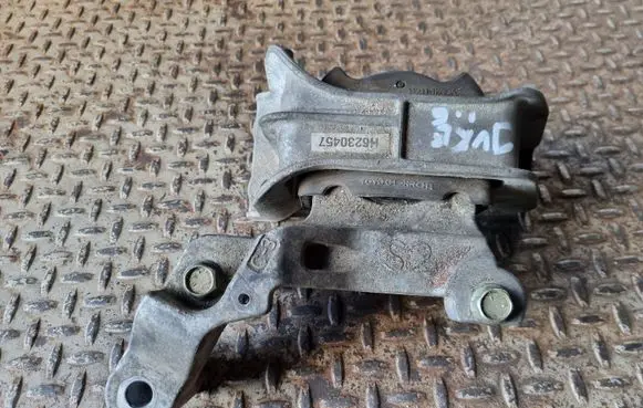 Nissan Juke I F15 Engine mount bracket H6230457