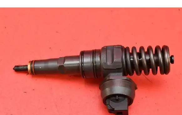 Skoda Octavia Mk2 (1Z) Fuel injector 038130073AG