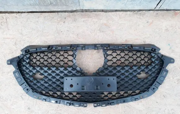 Mazda Demio Front bumper upper radiator grill D43N-50719 DHM1-50719