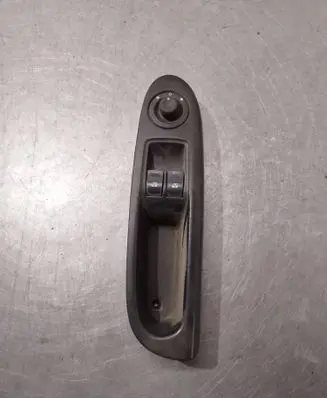 Renault Clio II Electric window control switch 8200084003