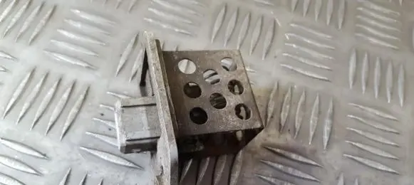 Peugeot 206 Coolant fan relay 