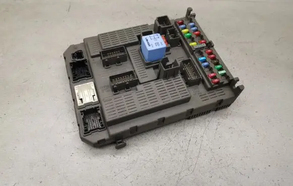 Fiat Ulysse Fuse module 1400010480